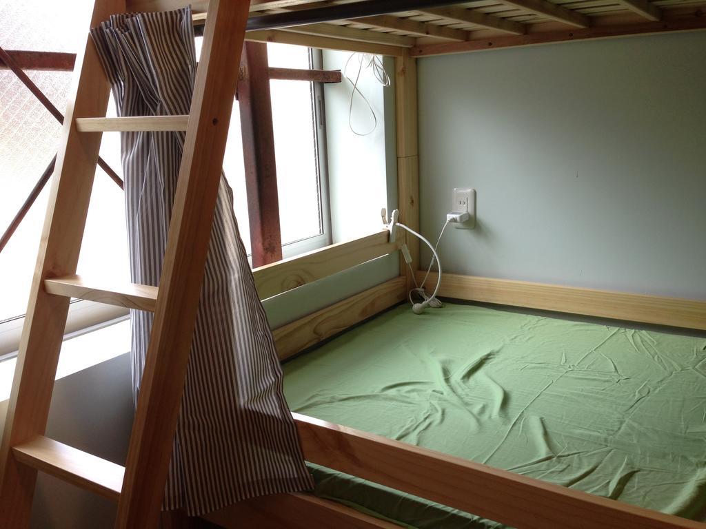 Kamp Houkan-Cho Backpacker'S Inn & Lounge Okayama Room photo